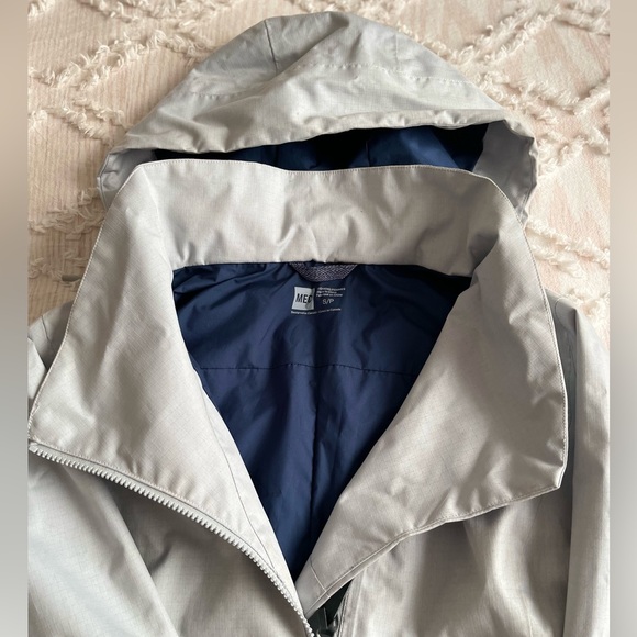 MEC Rain Jacket - Picture 3 of 4